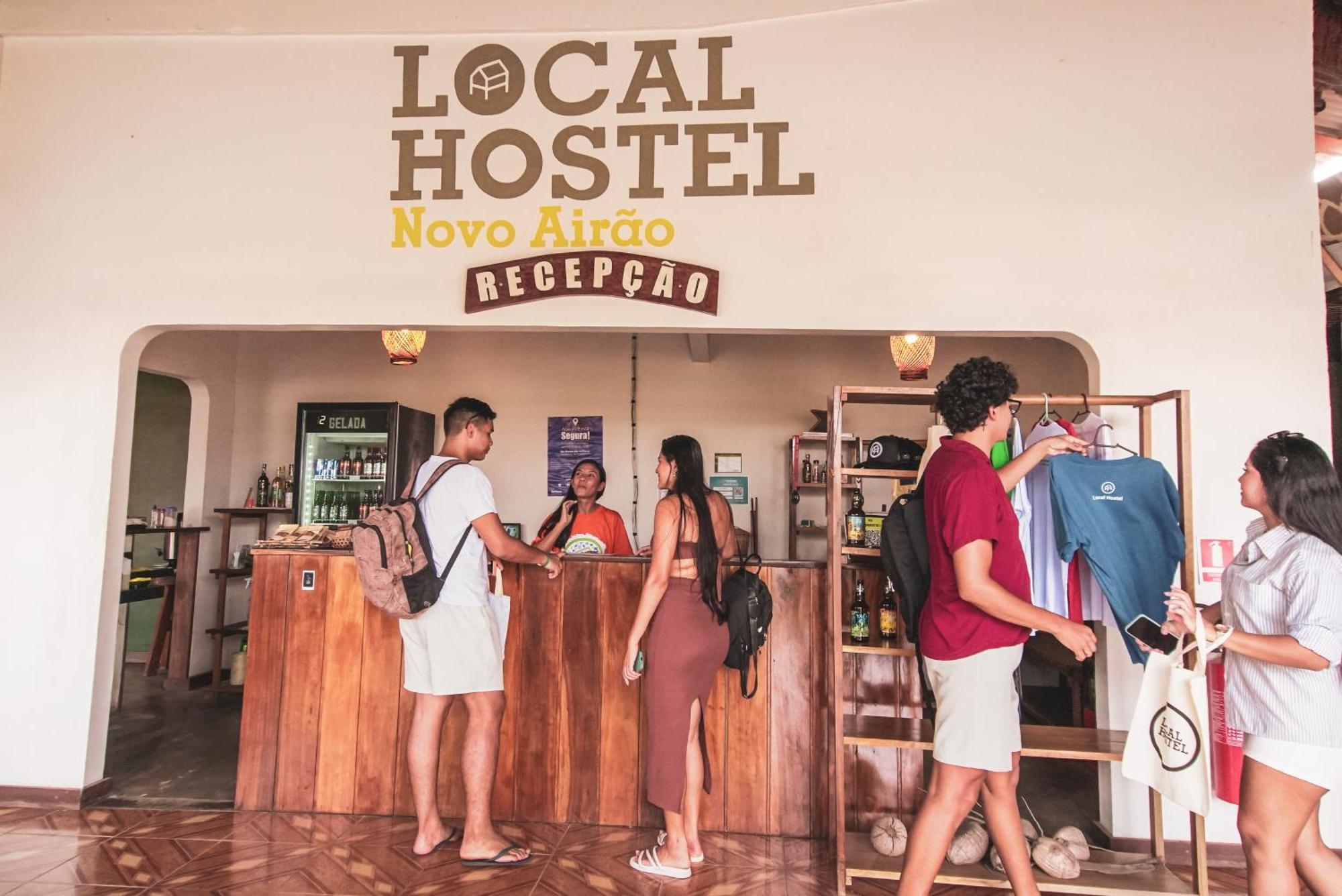 Local Hostel Novo Airao Luaran gambar